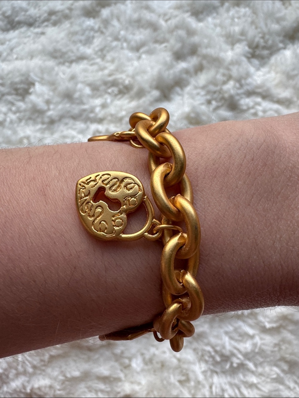 Vintage Gloria Vanderbilt Gold Tone Charm Bracelet